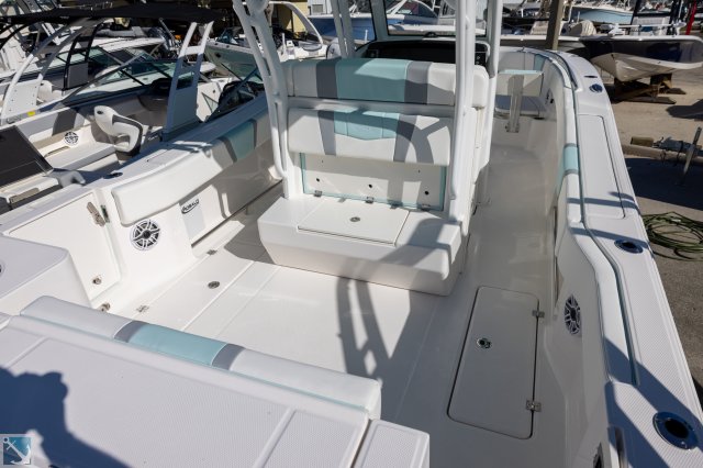 New 2025 Robalo R270 for sale